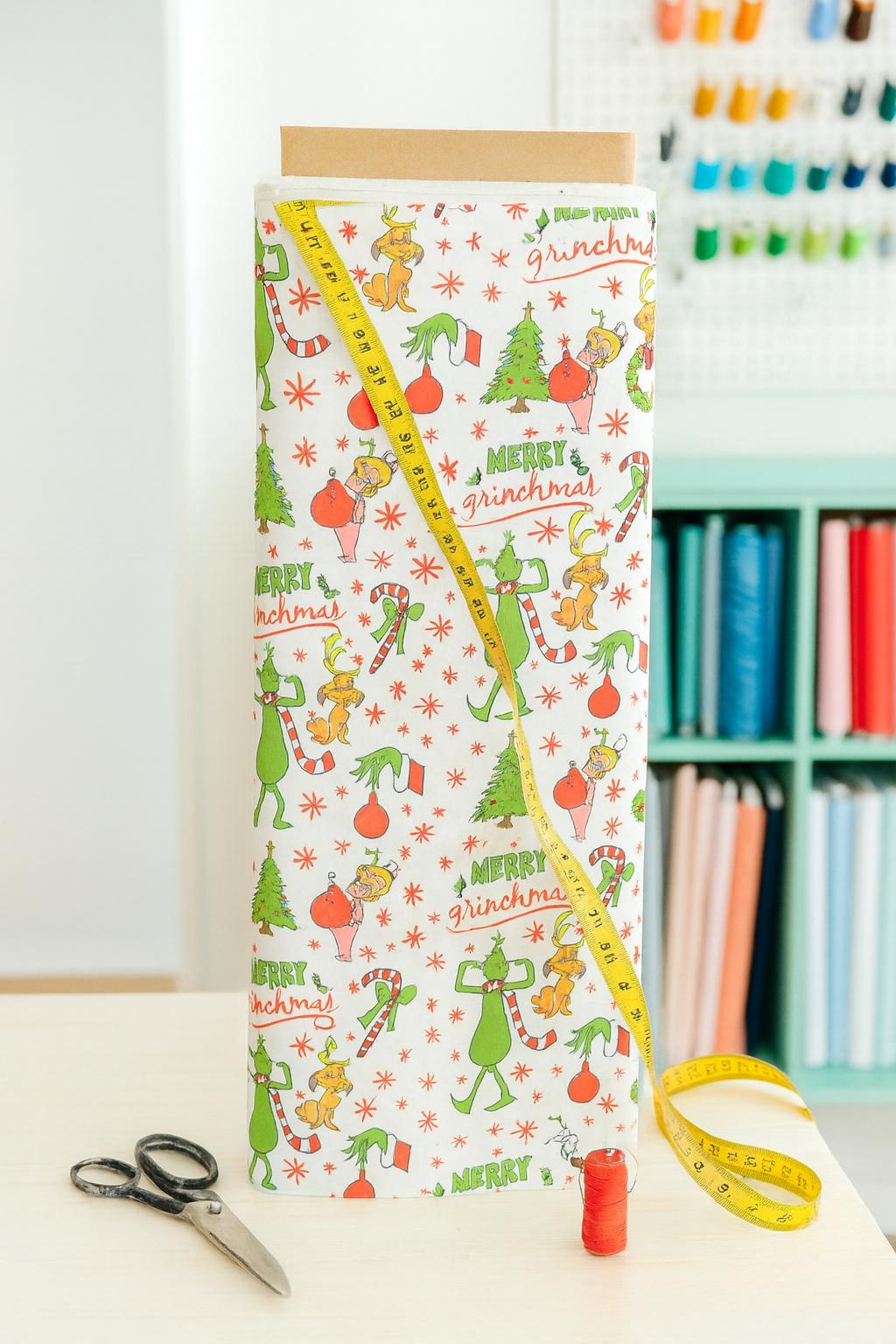 Grinch Christmas Linen-Look Polyester Fabric: Holiday Sewing, Quilting By The Half Yard Anime Fabric